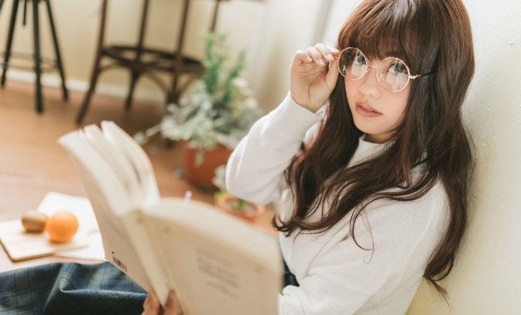 literature-girls-who-are-reading
